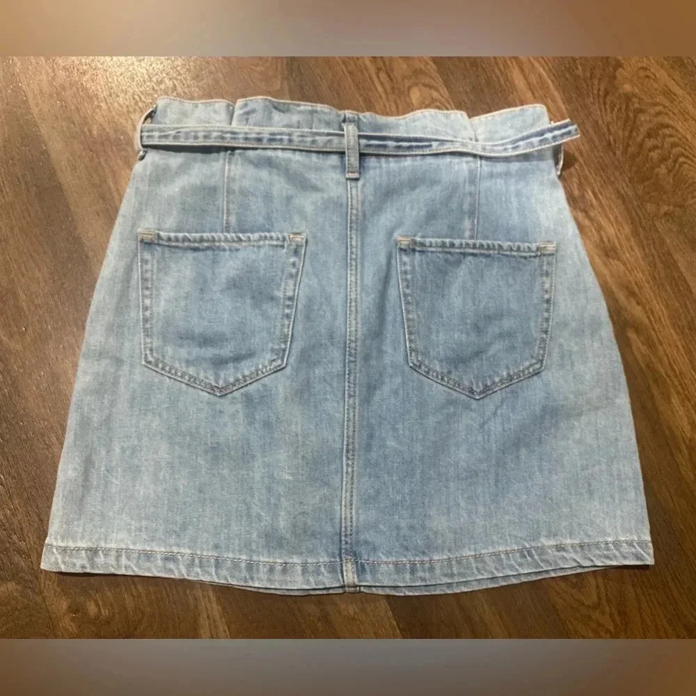 Hollister Ultra High Rise Paperbag Waist Light Wash Jean Mini Skirt size 11
